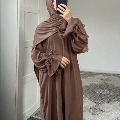 Nursing-Friendly Abayas: Zippers vs Wrap—How to Choose (and Style with Khimar)
