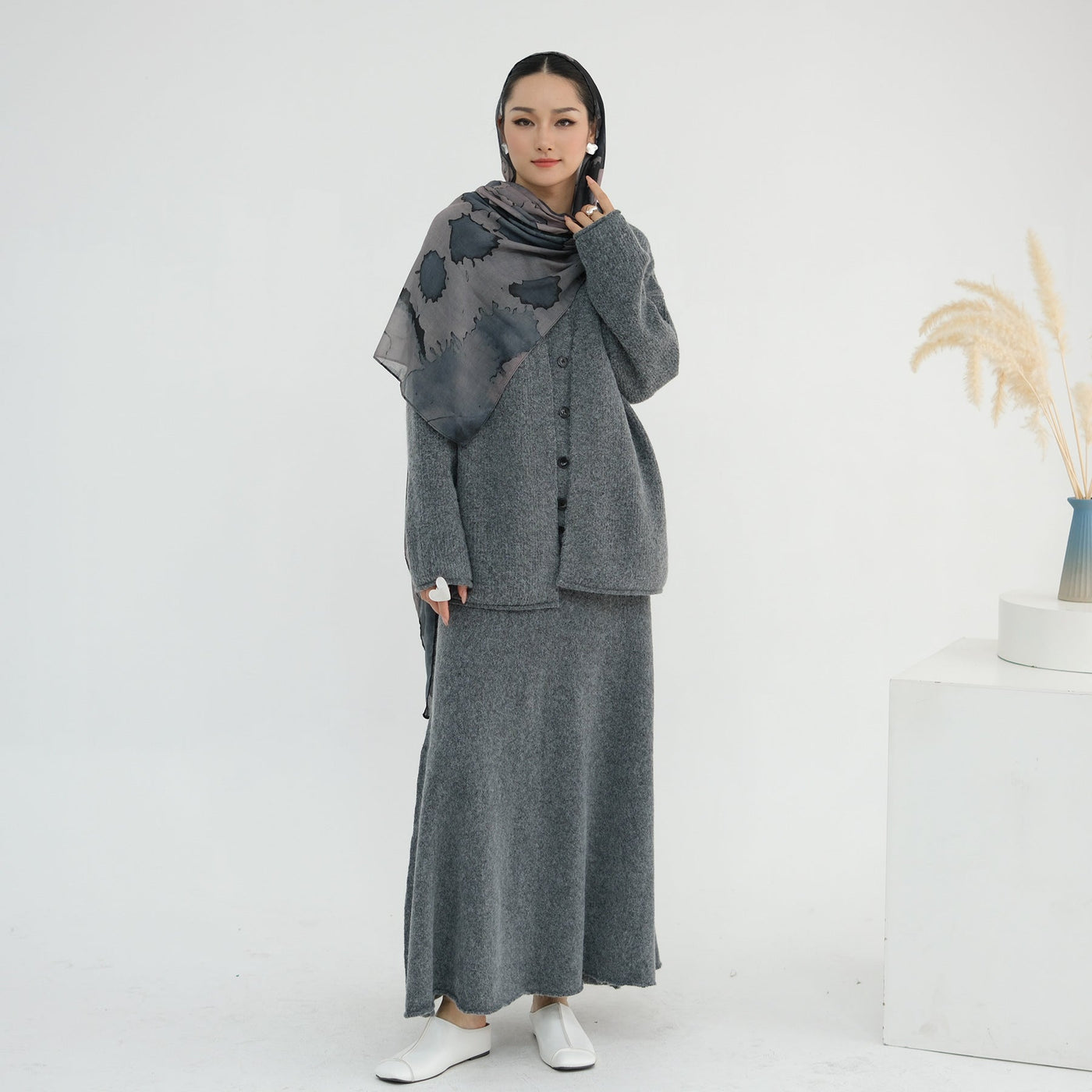 LM225 Winter Knit 3-Piece Abaya Set for Muslim Women – Modest Co-ord