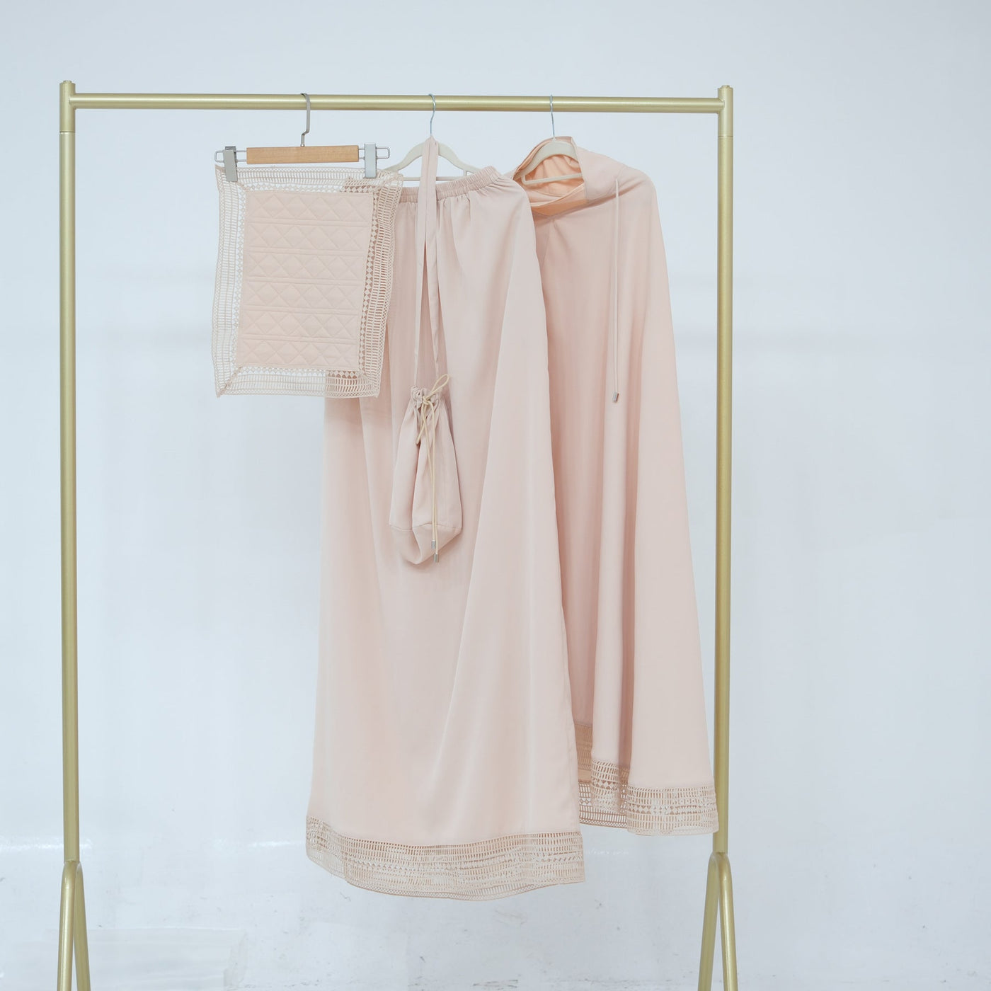 LM300 Khimar Prayer Set – 4-Piece Modest Outfit with Lace Trim